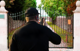 Equipe d'agents de surveillance pro